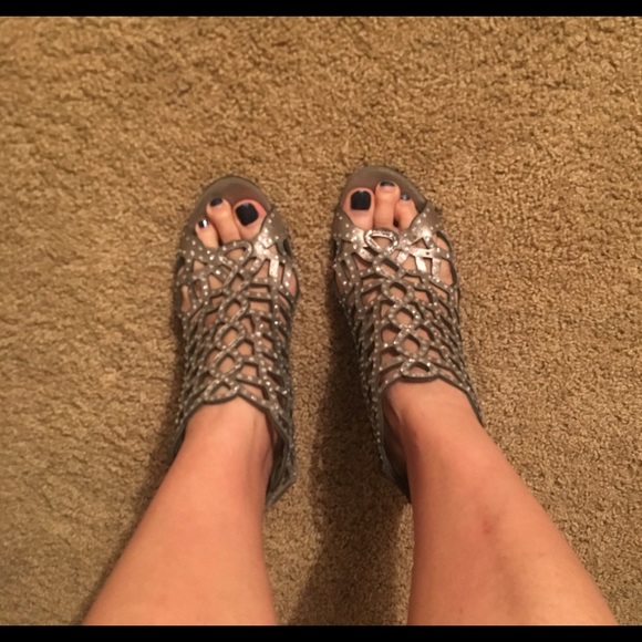 Size 7 - Picture 3 of 4